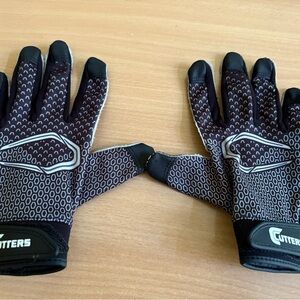 Kids Gloves - Black and Gray